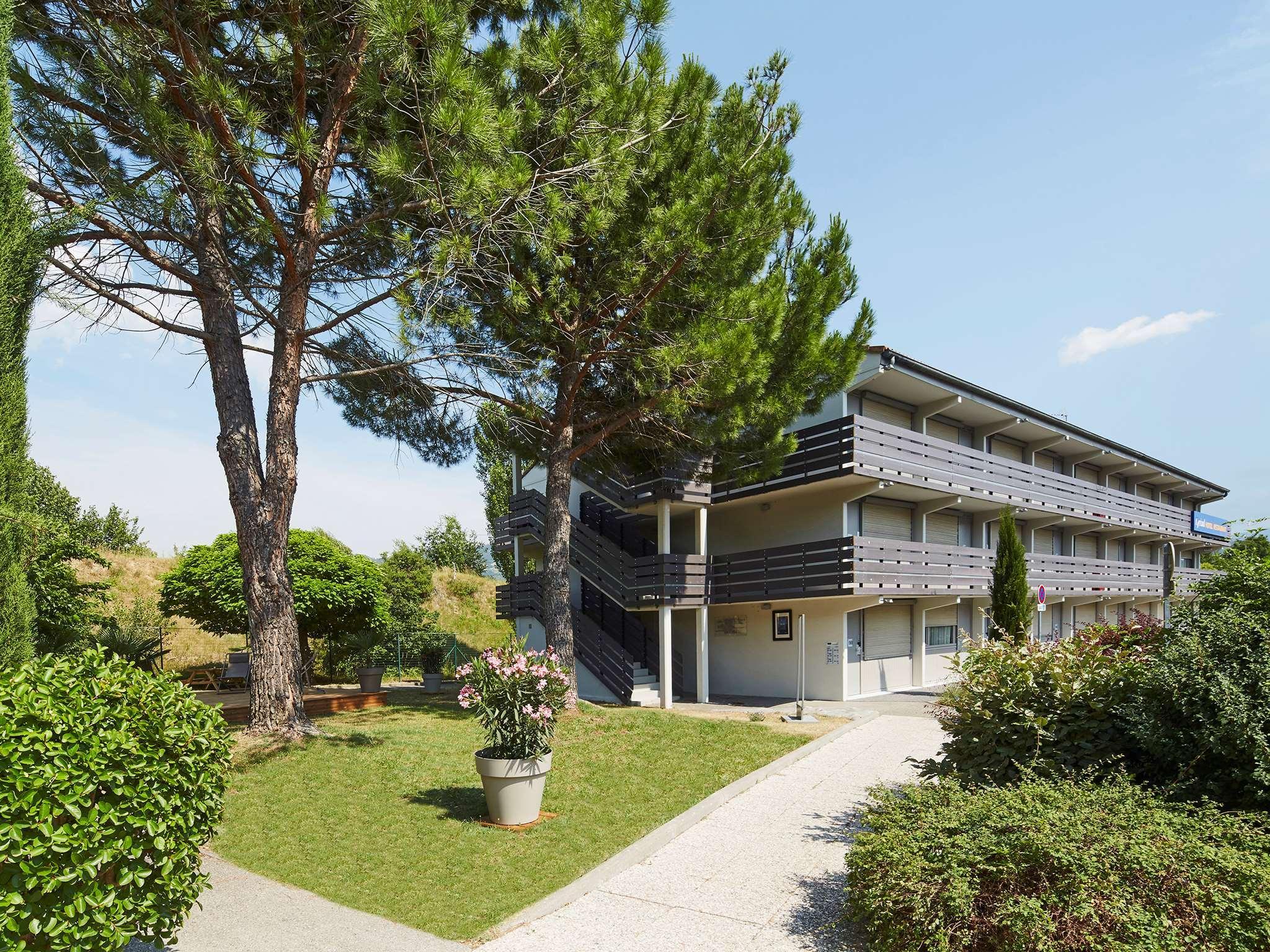 โรงแรมกีริอาด ดิญ เล แบ็ง Digne-les-Bains ภายนอก รูปภาพ