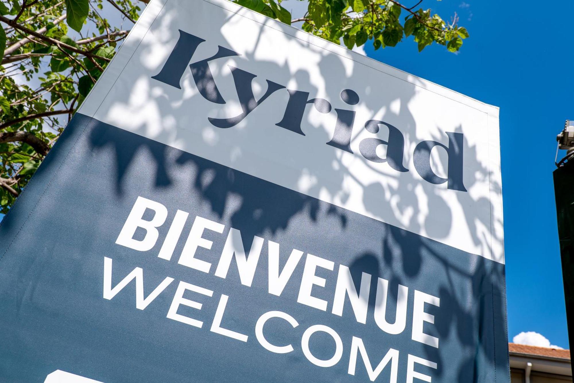 โรงแรมกีริอาด ดิญ เล แบ็ง Digne-les-Bains ภายนอก รูปภาพ