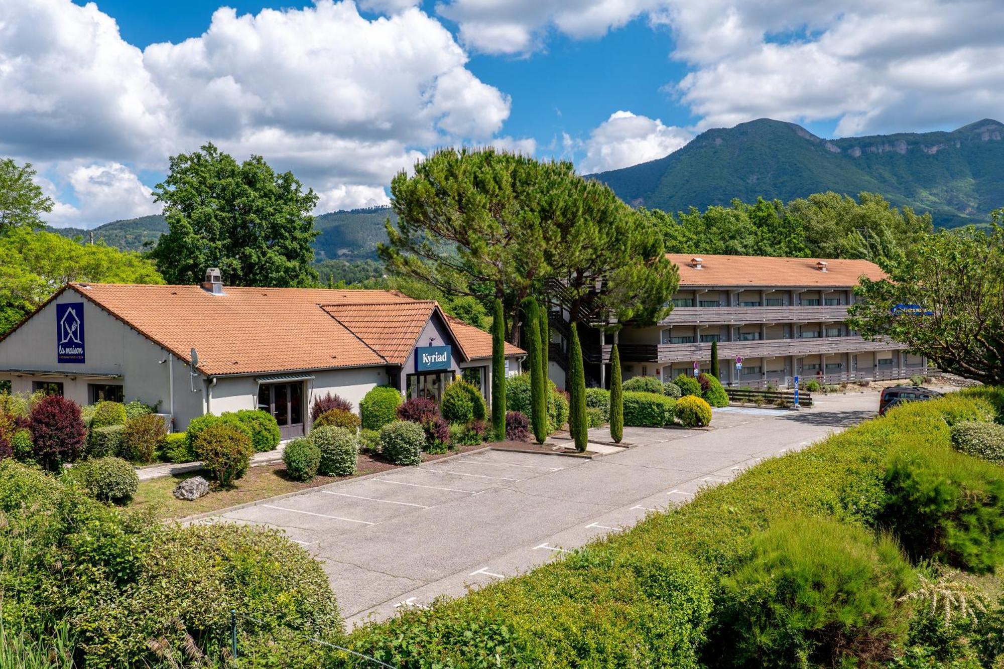 โรงแรมกีริอาด ดิญ เล แบ็ง Digne-les-Bains ภายนอก รูปภาพ
